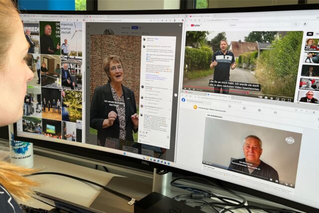 Auf einem Computerbildschirm  sind die Social-Media-Auftritte der vier Bürgermeisterkandidaten Dirk Weise, Matthias Büscher, Sabina Müller und Frank Schröer in Fröndenberg.